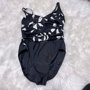 Trim shaper black‎ and white swimsuit size 10